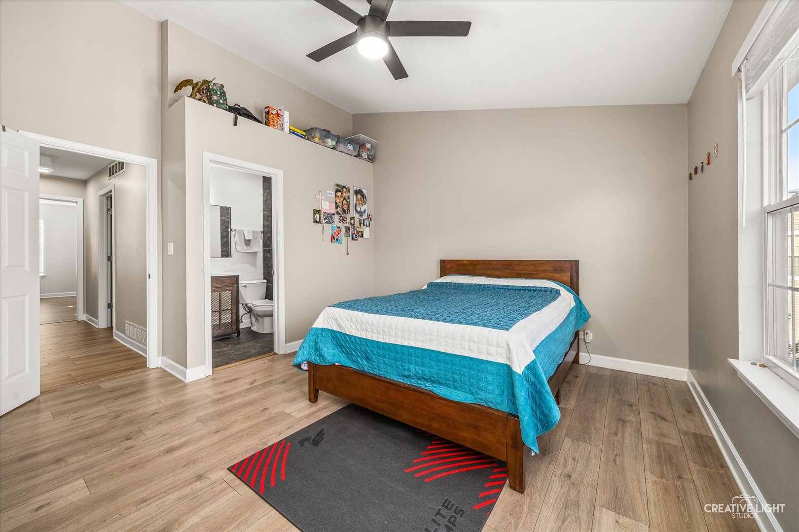 1426 Grandview Court Algonquin, IL 60102 - Photo 15 of 28 a bedroom with a bed and a table