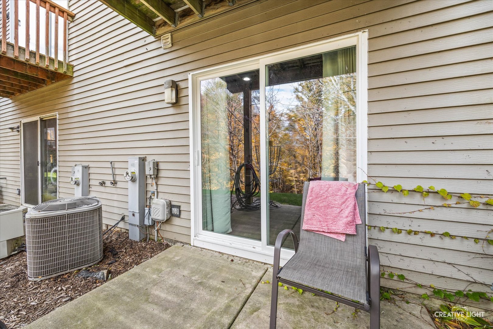 1426 Grandview Court Algonquin, IL 60102 - Photo 23 of 28 a house view with a sitting space