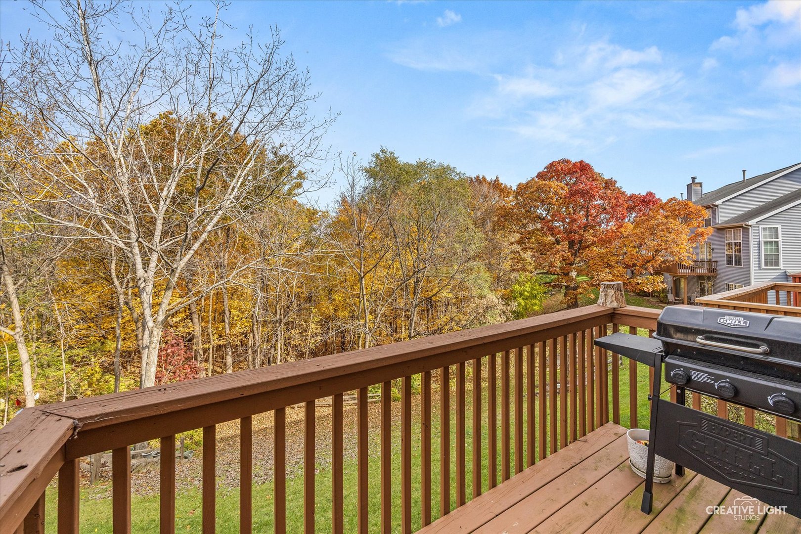 1426 Grandview Court Algonquin, IL 60102 - Photo 25 of 28 a view of city from a balcony