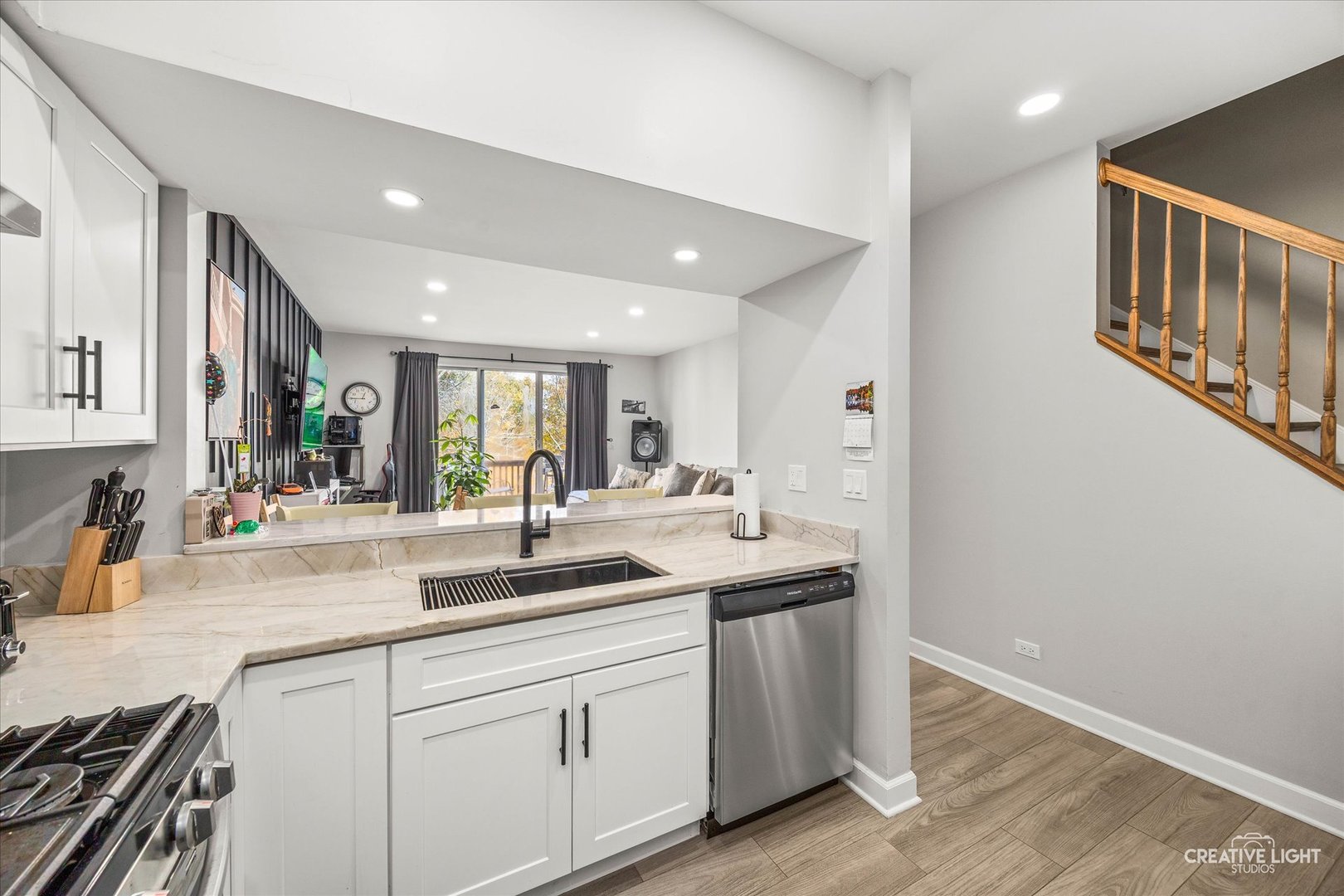 1426 Grandview Court Algonquin, IL 60102 - Photo 9 of 28 a kitchen with sink and cabinets
