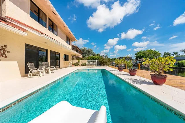 $2,495,000 | 370 Southeast 13th Avenue, Pompano Beach, FL 33060