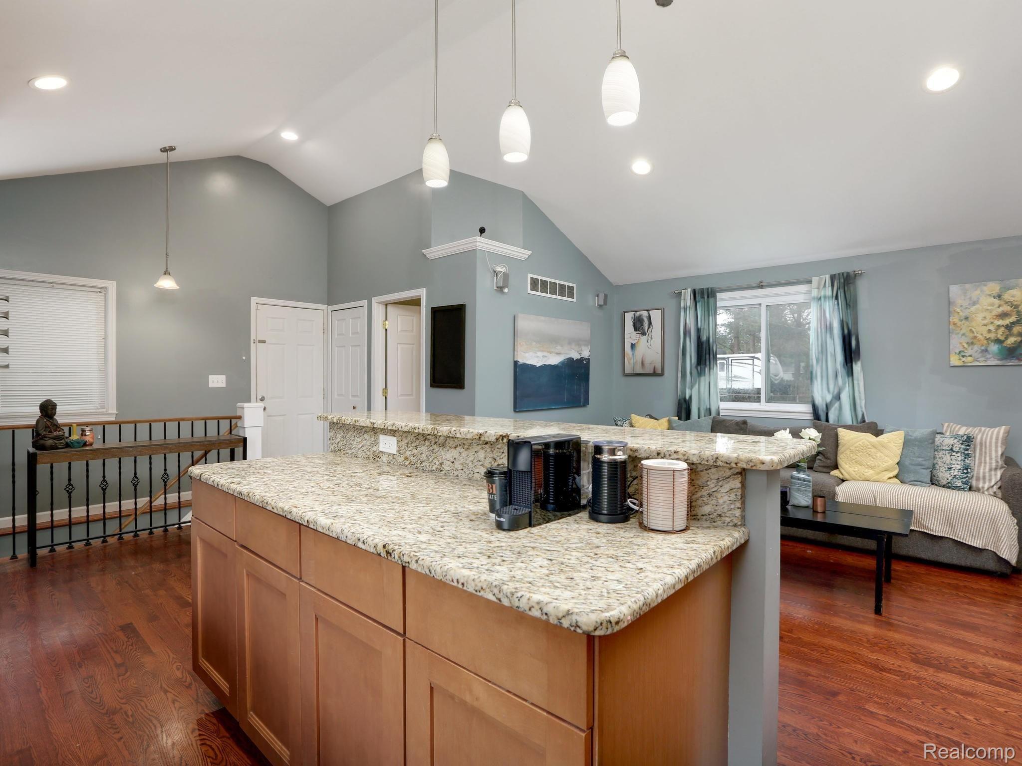 9160 Davisburg Road Clarkston, MI 48348 - Photo 6 of 11 9160 Davisburg Rd Clarkston MI-010-010-9160 Davisburg Road-MLS_Size.jpg