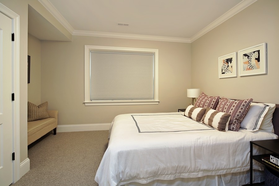 544 Sterling Road Kenilworth, IL 60043 - Photo 21 of 30 a bedroom with a bed and a window