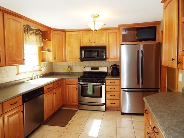 24 Kingsley Road Norton, MA 02766 - Photo 7 of 24 Gallery Image 7