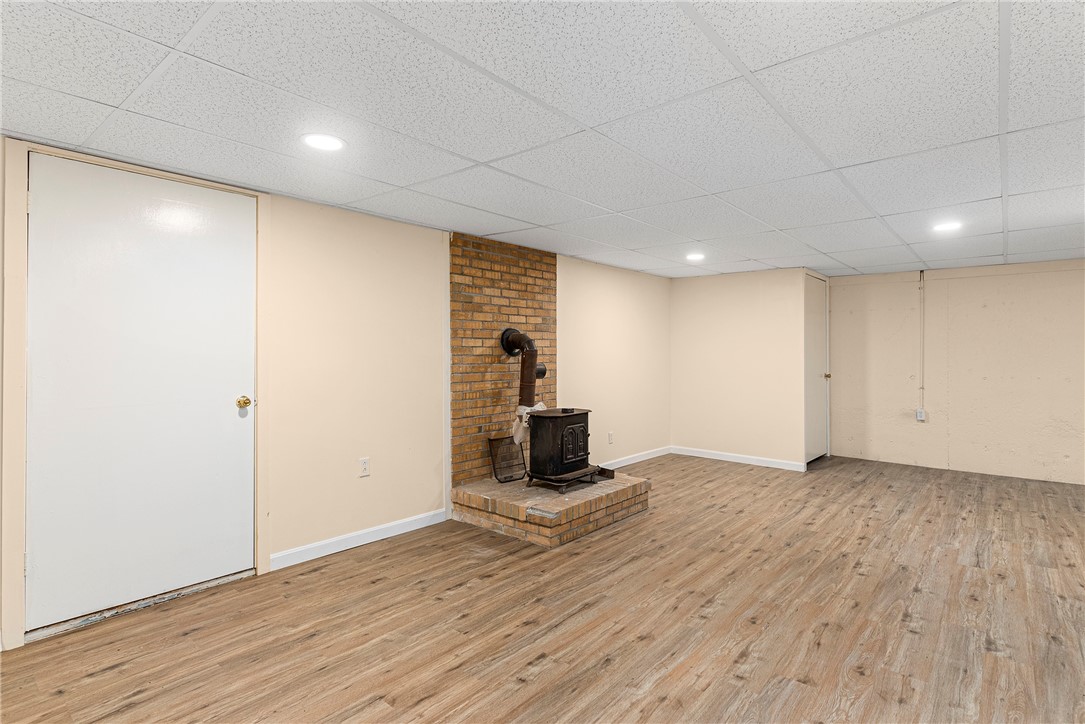 285 Crestwood Road Warwick, RI 02886 - Photo 34 of 44 Gallery Image 34