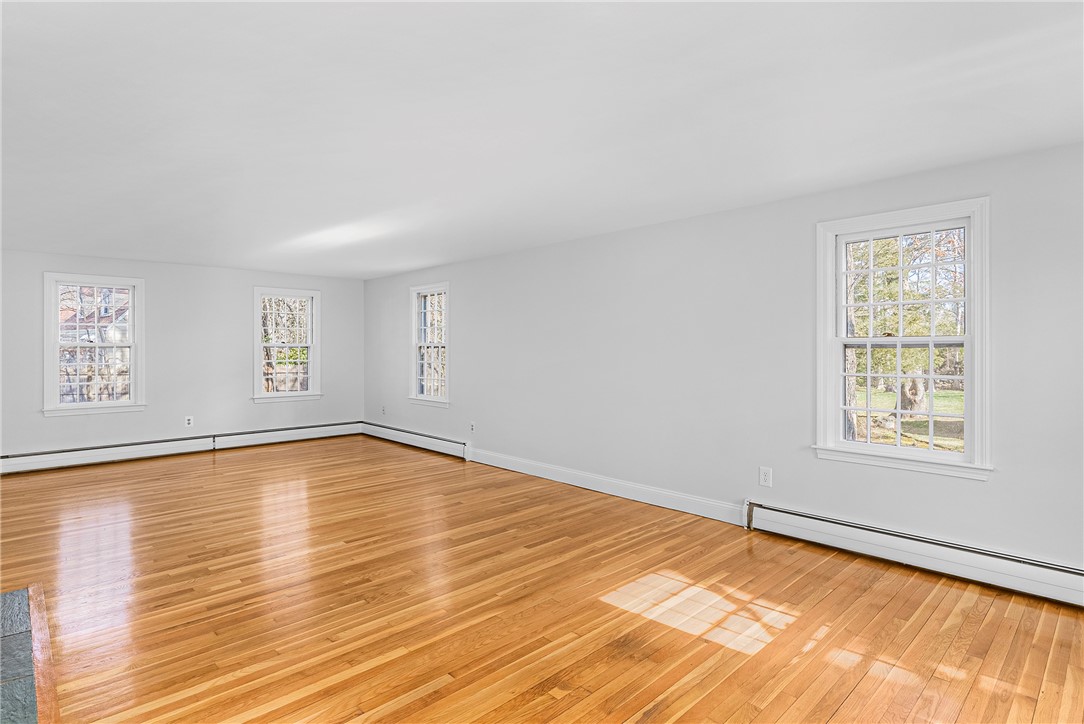 285 Crestwood Road Warwick, RI 02886 - Photo 5 of 44 Gallery Image 5