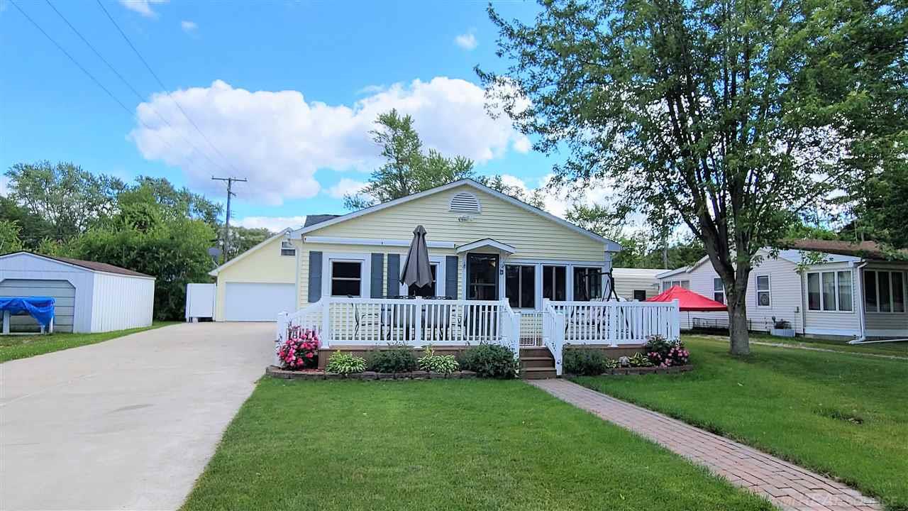 7476 Maplewood Road Lexington, MI 48450 - Photo 1 of 27 50046045.JPG