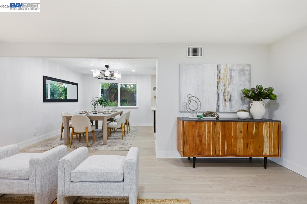 74 Hazelnut Court San Ramon, CA 94583 - Photo 14 of 60 a living room with furniture and a potted plant
