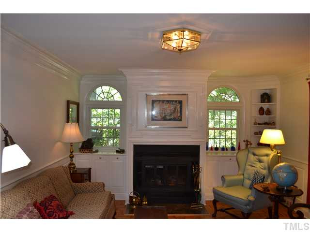 5712 Edgedale Drive Raleigh, NC 27612 - Photo 5 of 23 Living Room