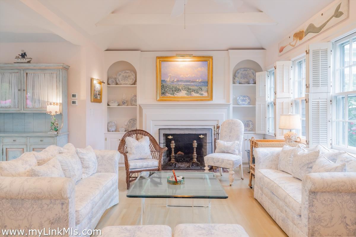 72 Baxter Road Nantucket, MA 02554 - Photo 12 of 35 Gallery Image 12