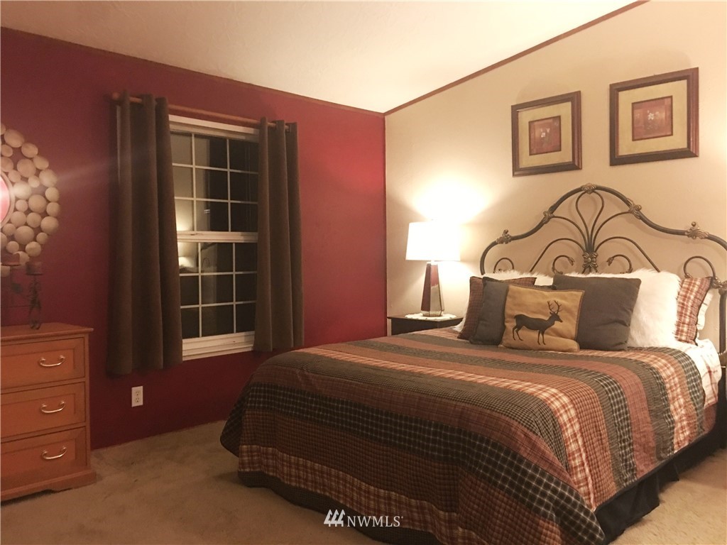 7876 Decatur Avenue Clinton, WA 98236 - Photo 11 of 17 Gallery Image 11