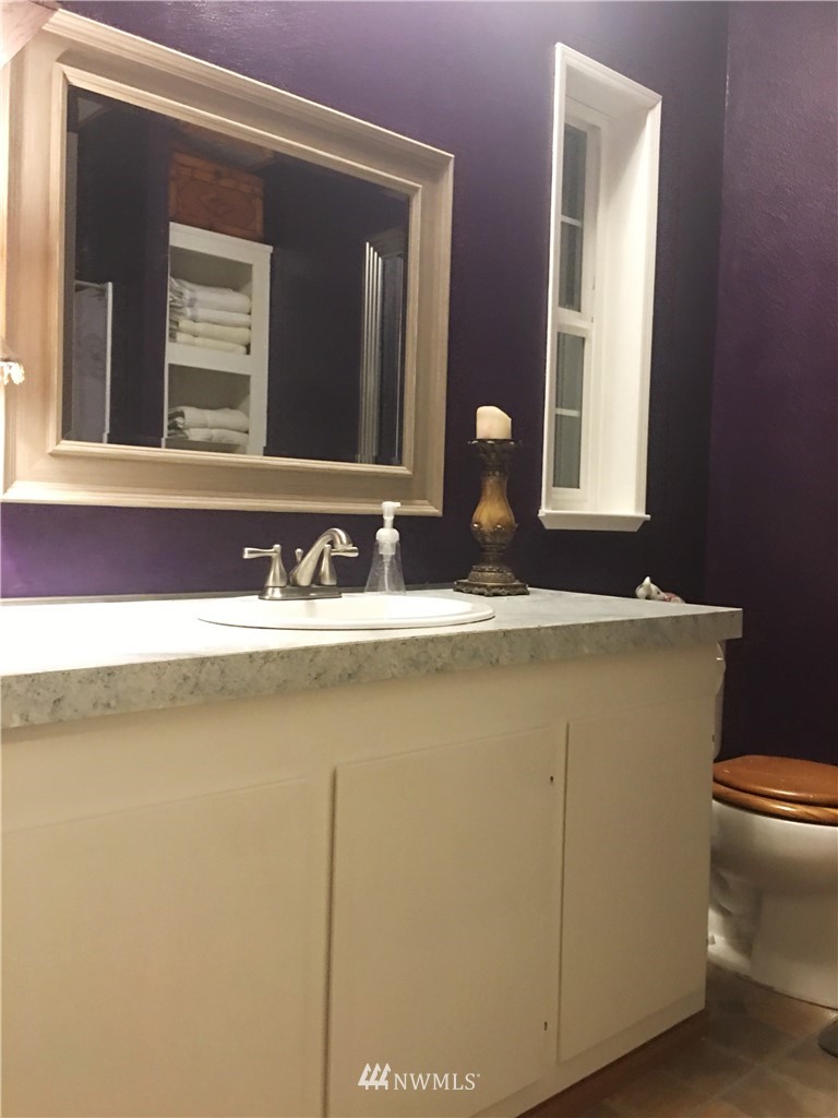 7876 Decatur Avenue Clinton, WA 98236 - Photo 12 of 17 Gallery Image 12