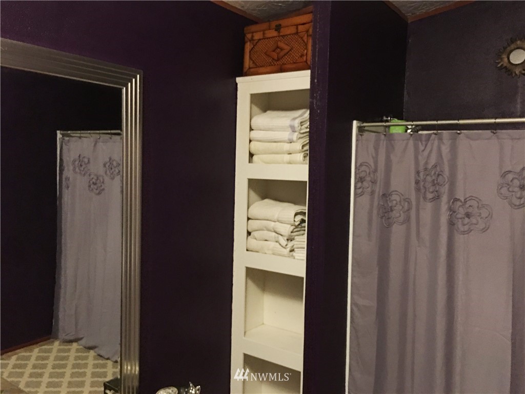 7876 Decatur Avenue Clinton, WA 98236 - Photo 13 of 17 Gallery Image 13