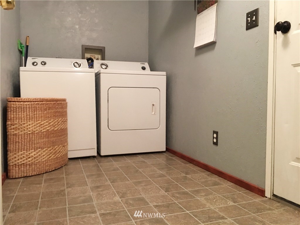 7876 Decatur Avenue Clinton, WA 98236 - Photo 14 of 17 Gallery Image 14