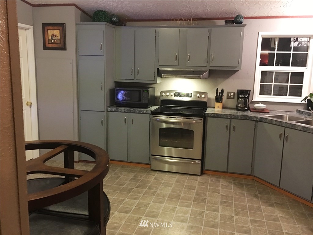 7876 Decatur Avenue Clinton, WA 98236 - Photo 7 of 17 Gallery Image 7