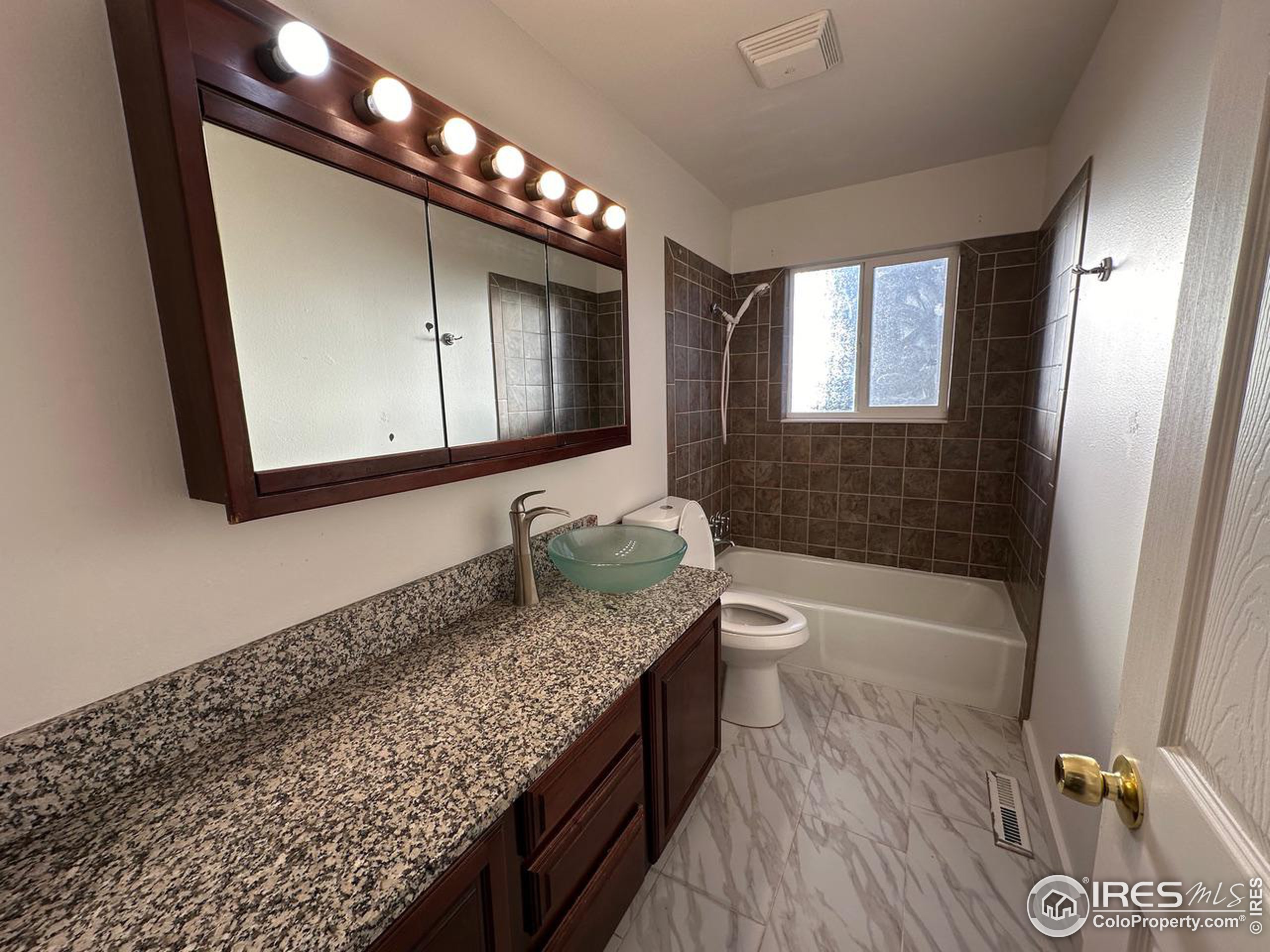 3209 West 5th St Road Greeley, CO 80634 - Photo 3 of 37