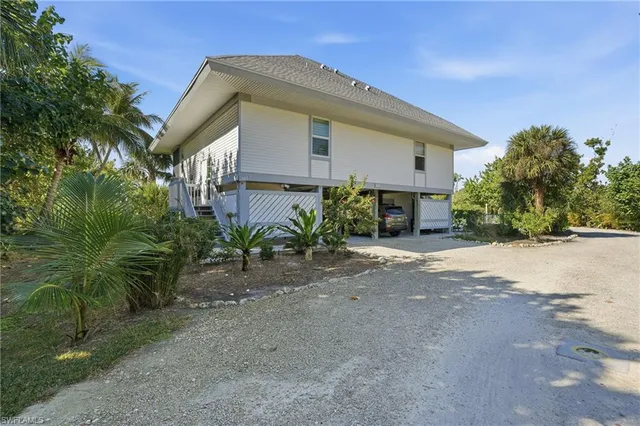 $640,000 | 1039 Beach Road, Unit 101, Sanibel, FL 33957