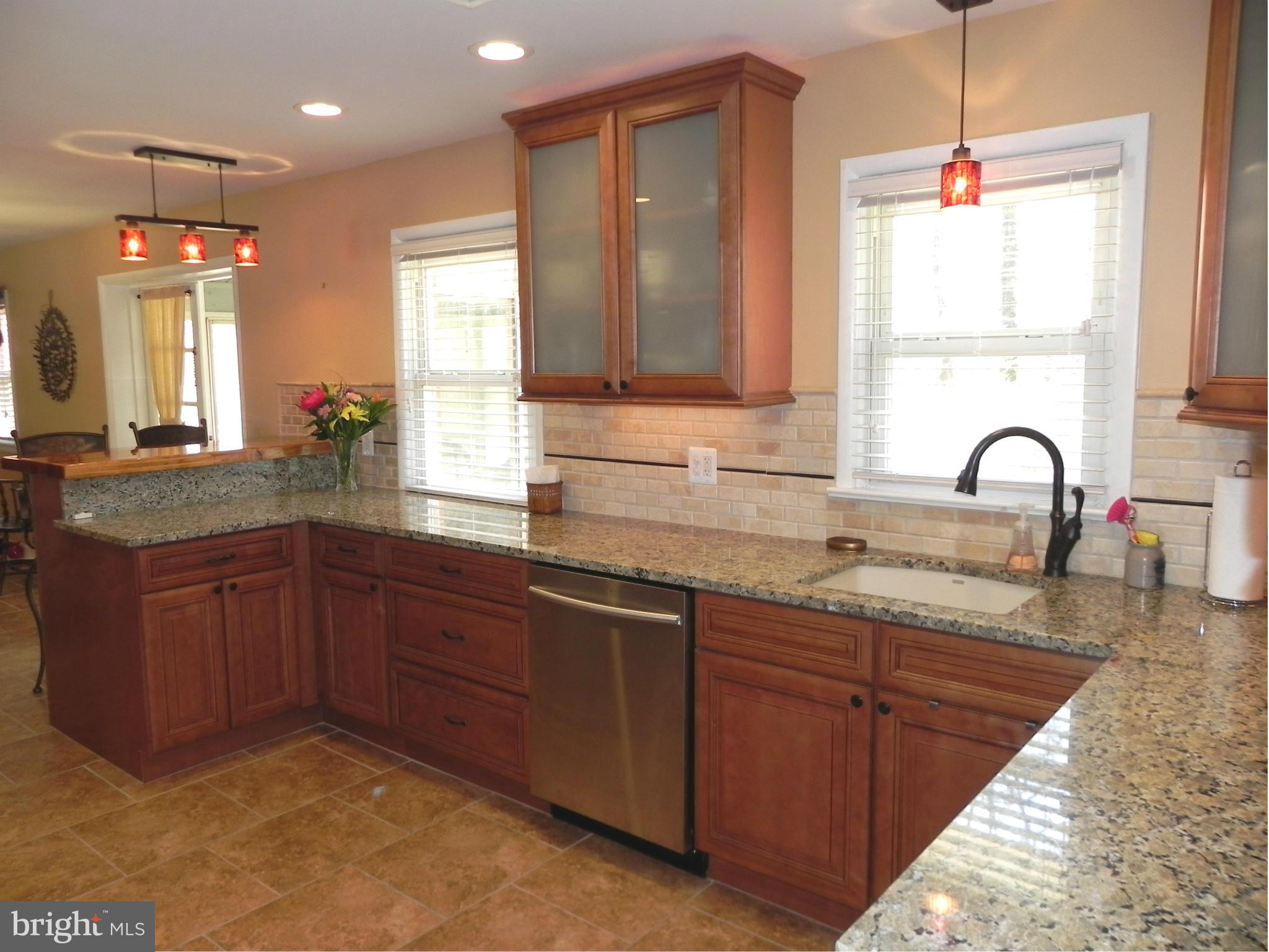 505 Ridge Road Annapolis, MD 21401 - Photo 11 of 30 Beautiful custom backsplash