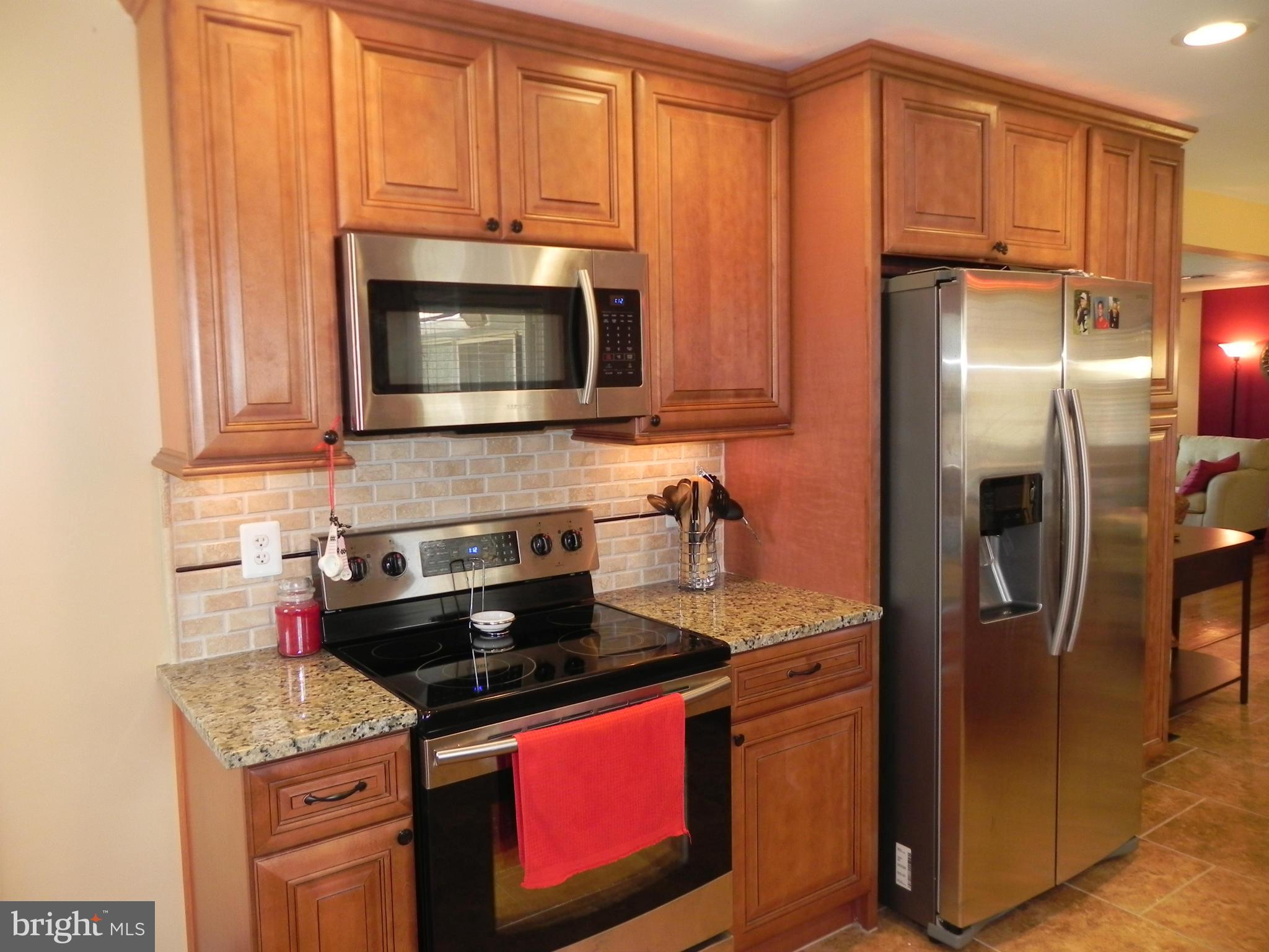 505 Ridge Road Annapolis, MD 21401 - Photo 3 of 30 New stainless steel appliances