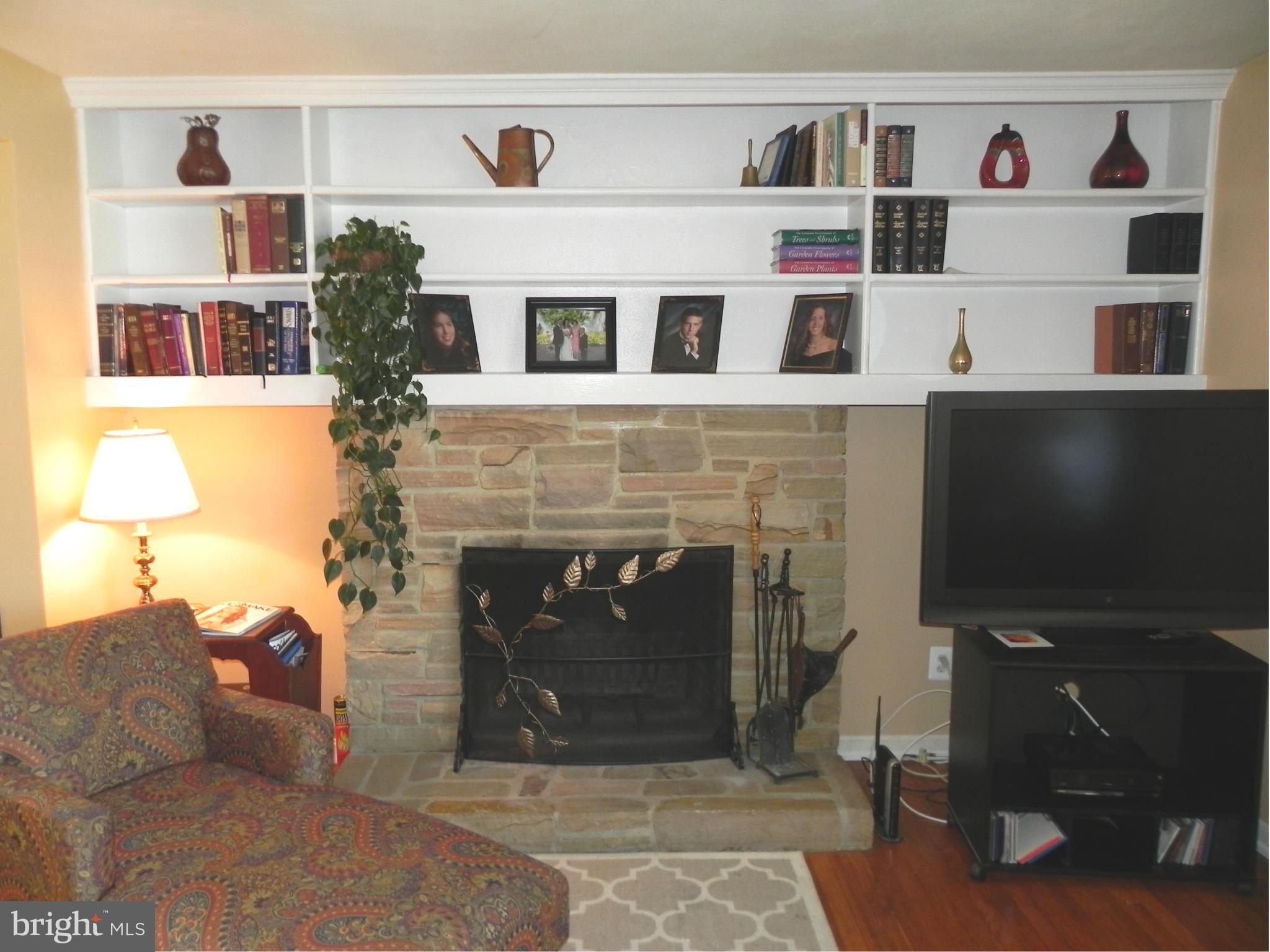 505 Ridge Road Annapolis, MD 21401 - Photo 9 of 30 Family Room w/ FP