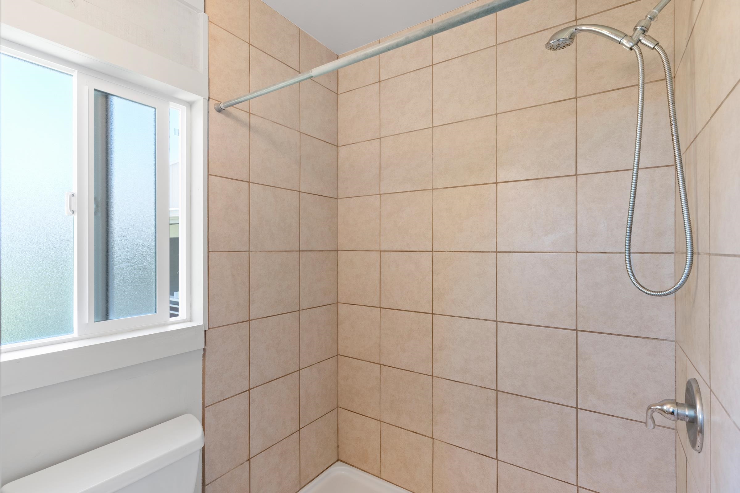 575 Awalau Road Haiku, HI 96708 - Photo 36 of 50 a bathroom with a shower