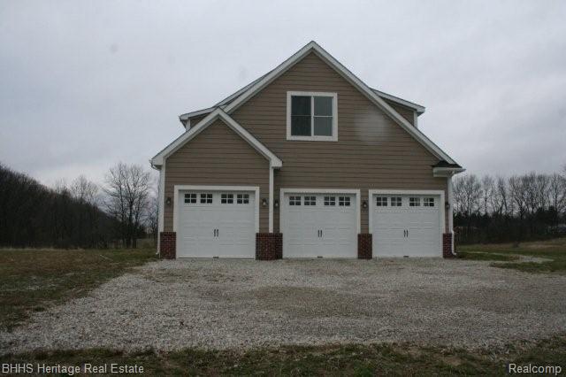 6434 McGuire Road Fenton, MI 48430 - Photo 4 of 21 Side of House