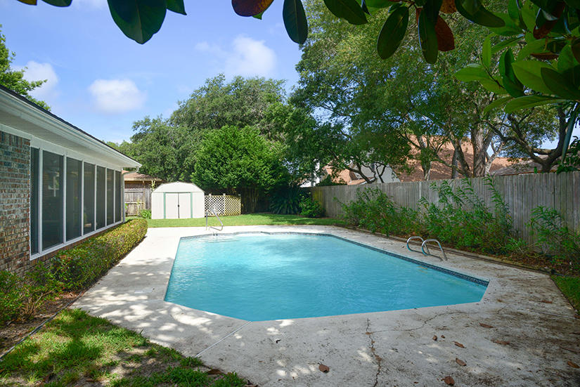 7 Elkwood Court Shalimar, FL 32579 - Photo 20 of 23 a view of a backyard space