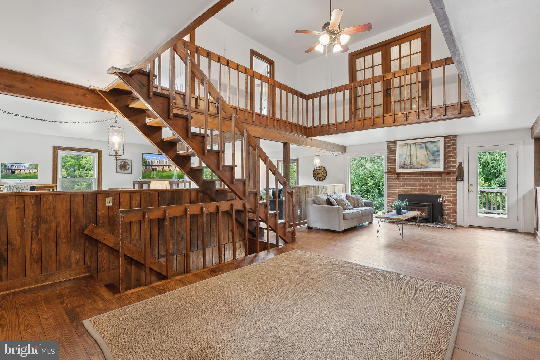9711 Brink Road Gaithersburg, MD 20882 - Photo 3 of 25 Entryway