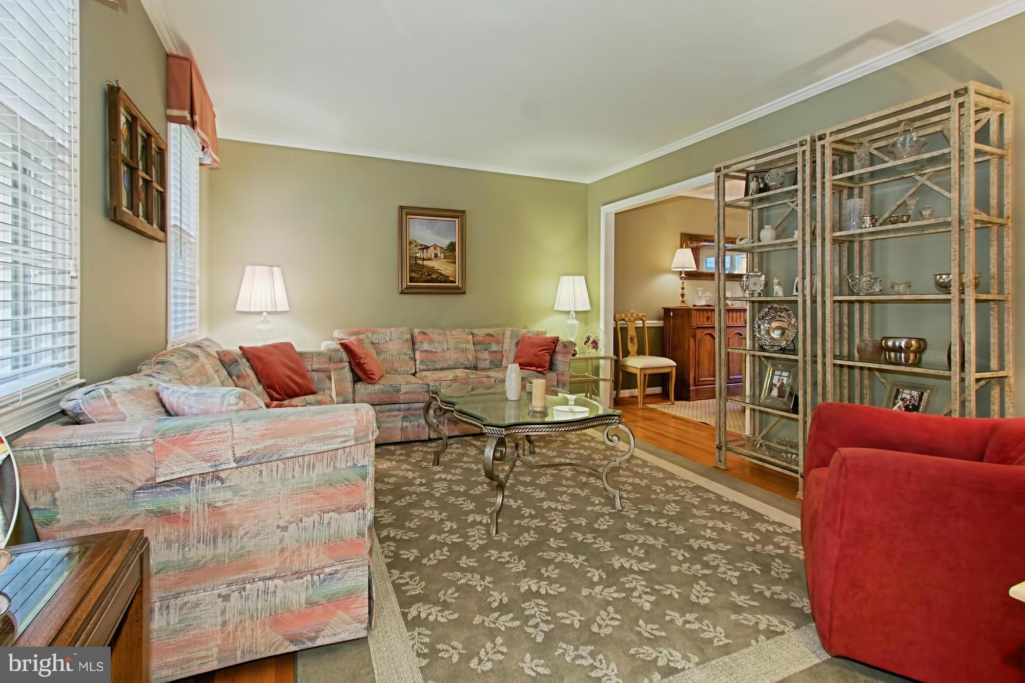 9504 Rockport Road Vienna, VA 22180 - Photo 4 of 30 Living Room