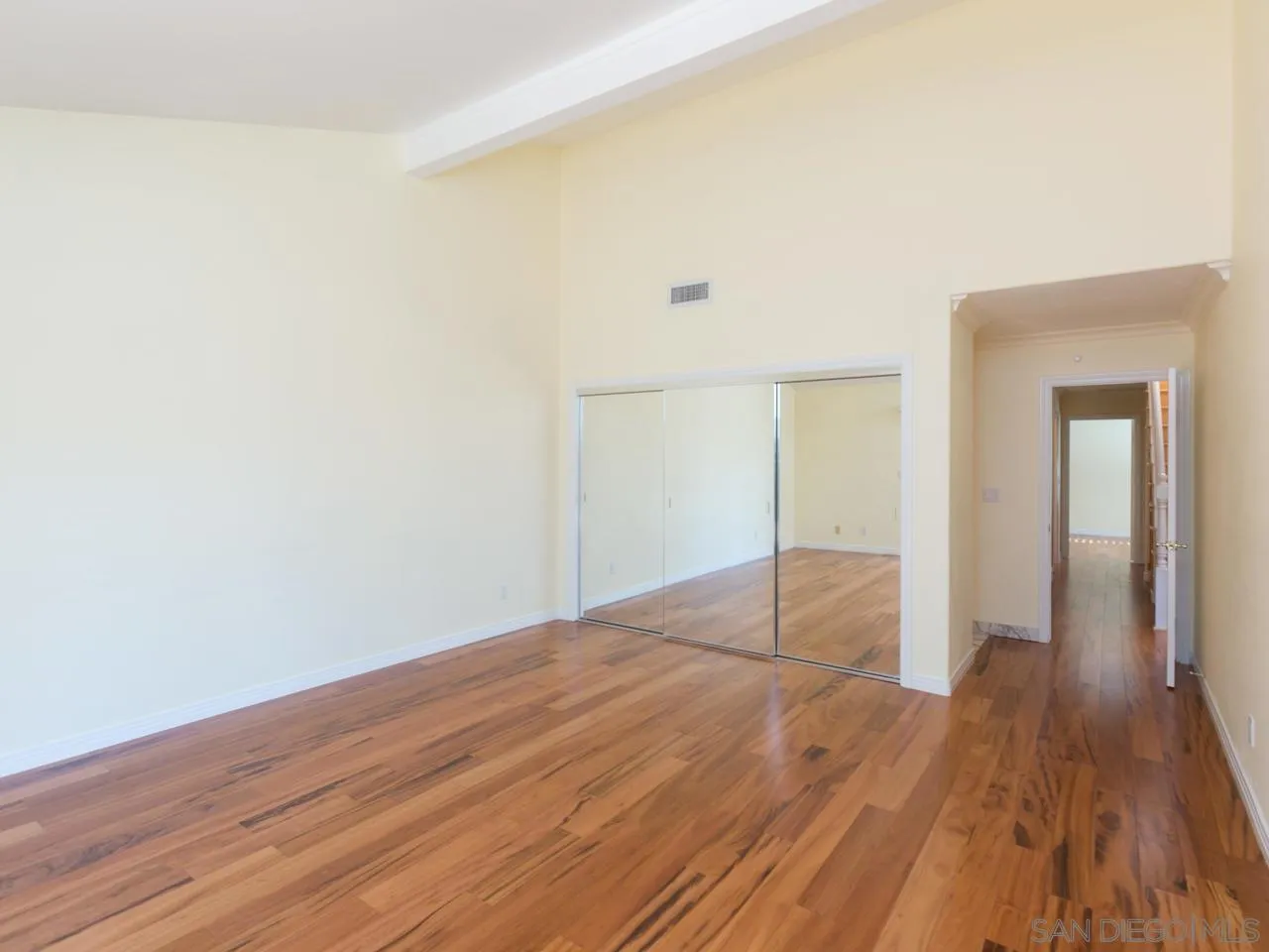 1804 Caminito Ascua La Jolla, CA 92037 - Photo 7 of 20 wooden floor in an empty room