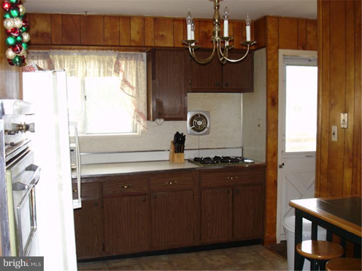 2160 Yardville Hamilton Square Road Hamilton, NJ 08690 - Photo 3 of 11 Kitchen