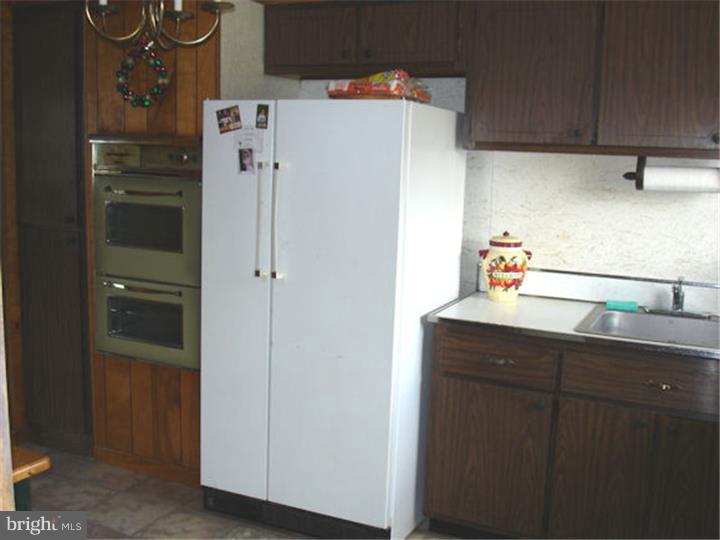 2160 Yardville Hamilton Square Road Hamilton, NJ 08690 - Photo 4 of 11 Kitchen