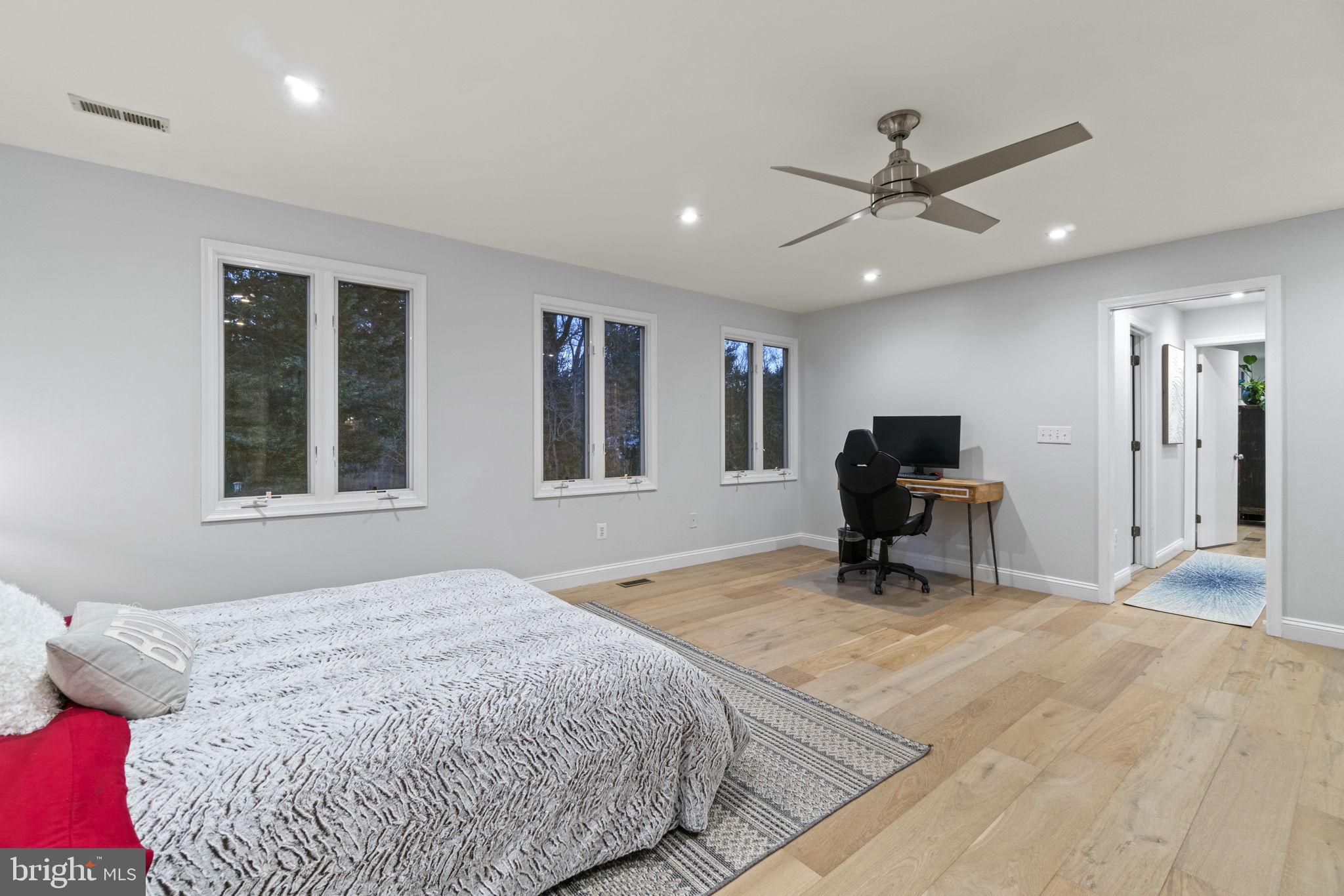 7900 Glendale Road Chevy Chase, MD 20815 - Photo 23 of 35