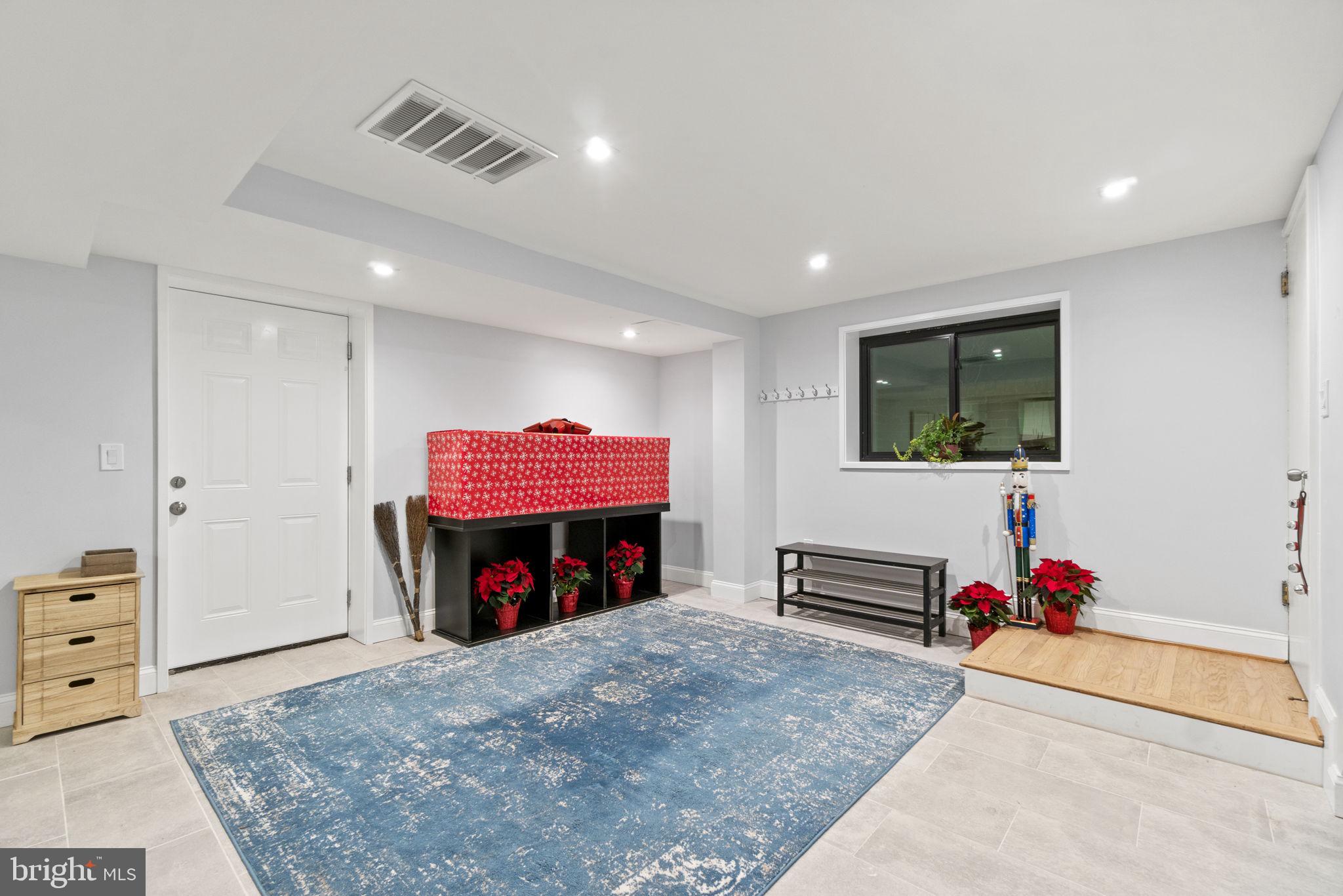 7900 Glendale Road Chevy Chase, MD 20815 - Photo 26 of 35