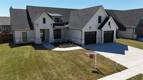 $577,655 | 2033 Nichole Boulevard, Pottsboro, TX 75076