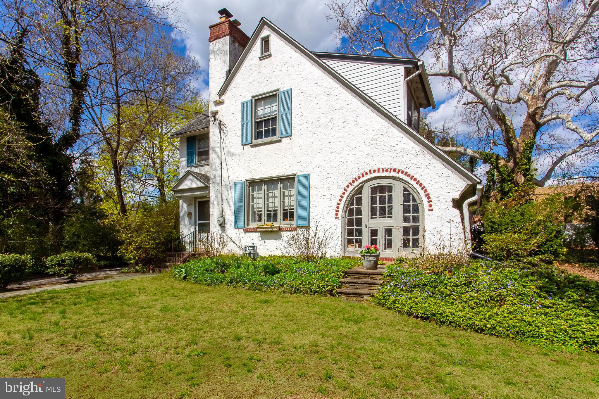 17 Shirley Road Narberth, PA 19072 - Photo 2 of 27 Gallery Image 2