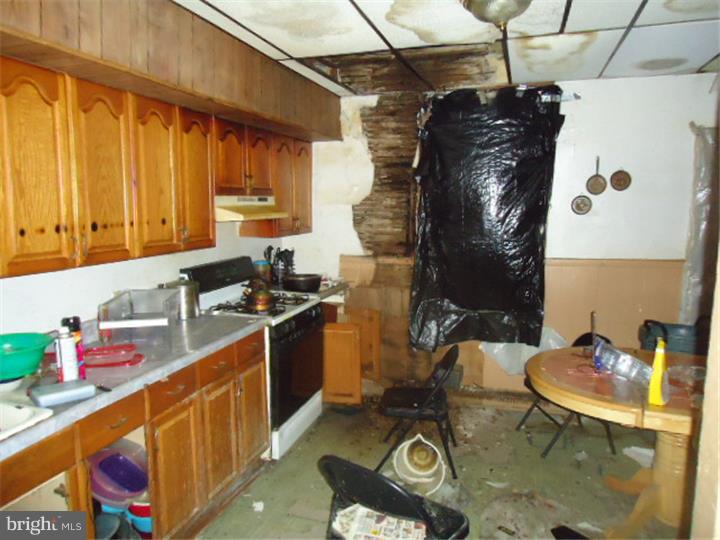 239 Spring Street Trenton, NJ 08618 - Photo 6 of 12 Kitchen