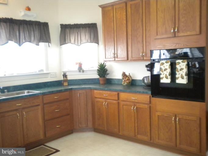 5013 Dorothy Field Road Perry Hall, MD 21128 - Photo 18 of 25 Kitchen