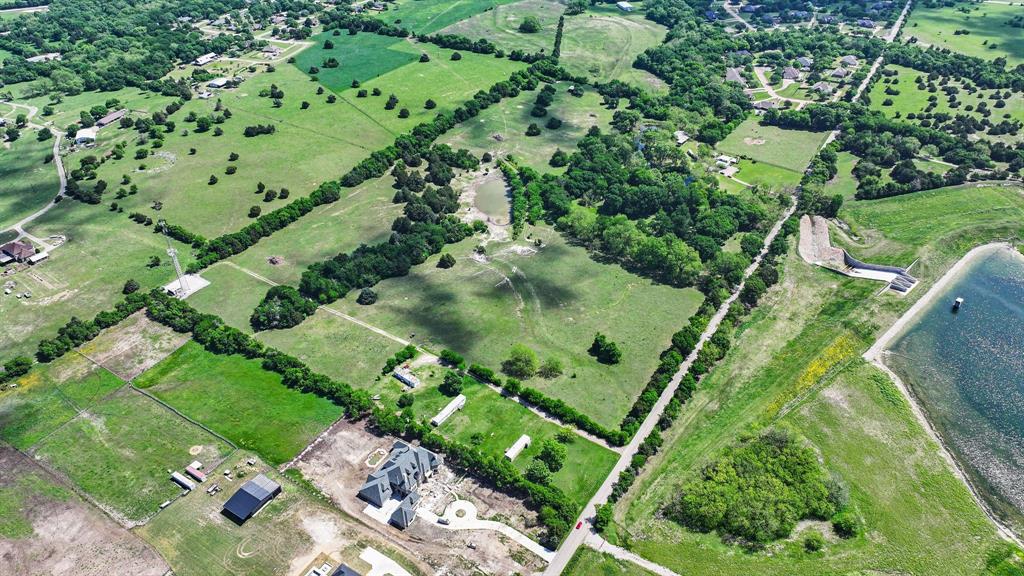3291 Plainview Road Midlothian, TX 76065 - Photo 4 of 5 an aerial view of a yard