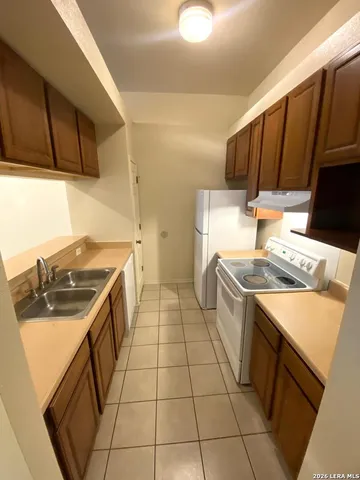 $950 | 506 Dukeway, Unit 3, Universal City, TX 78148