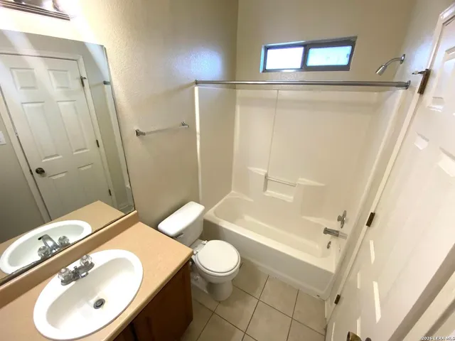 $950 | 506 Dukeway, Unit 3, Universal City, TX 78148