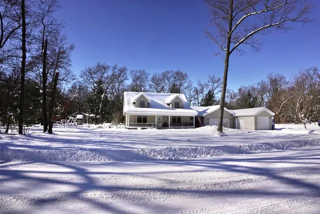 $381,000 | 85 South Hilton Park Road, Muskegon, MI 49442