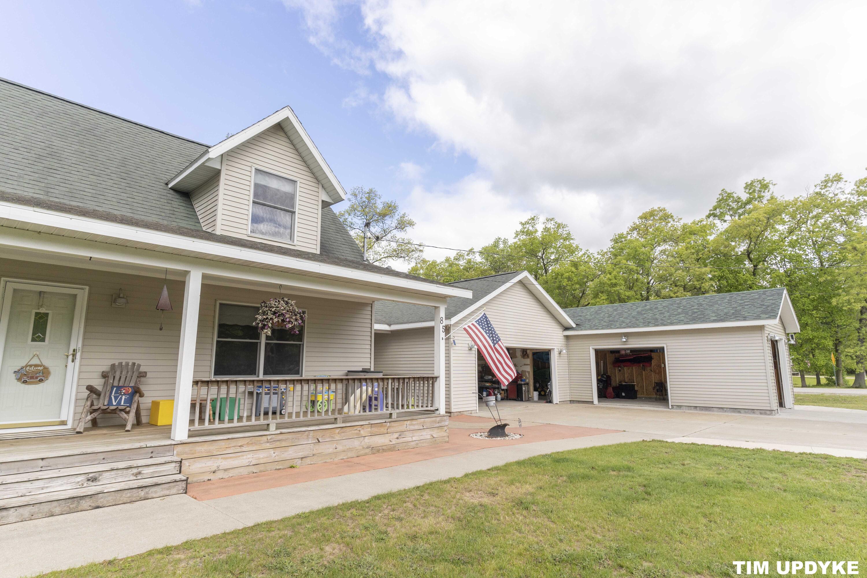 85 South Hilton Park Road Muskegon, MI 49442 - Photo 3 of 81 DSC01319