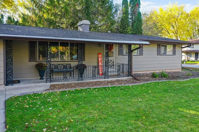 $314,900 | 2255 Winwood Drive, Appleton, WI 54915