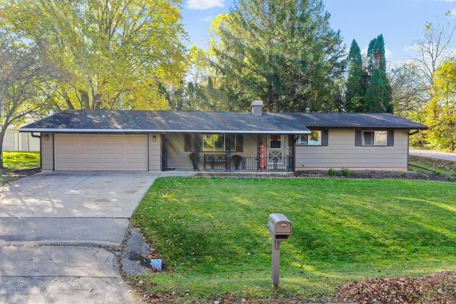 $314,900 | 2255 Winwood Drive, Appleton, WI 54915