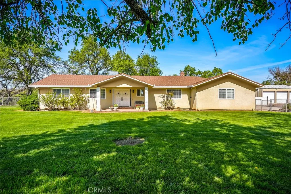 9999 North Shelton Road Linden, CA 95236 - Photo 59 of 75 a front view of a house with a yard