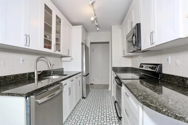 $489,000 | 200 Winston Drive, Unit 2116, Cliffside Park, NJ 07010