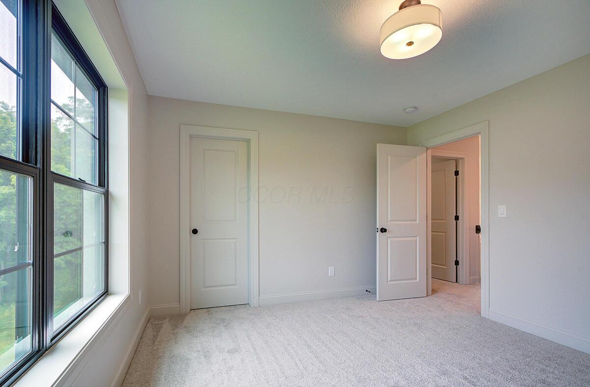 1077 Lale Point Delaware, OH 43015 - Photo 42 of 68
