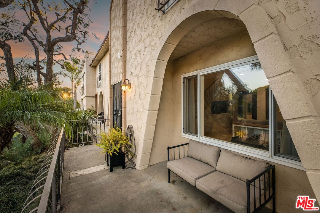 8025 Redlands Street, Unit 13 Playa del Rey, CA 90293 - Photo 30 of 43