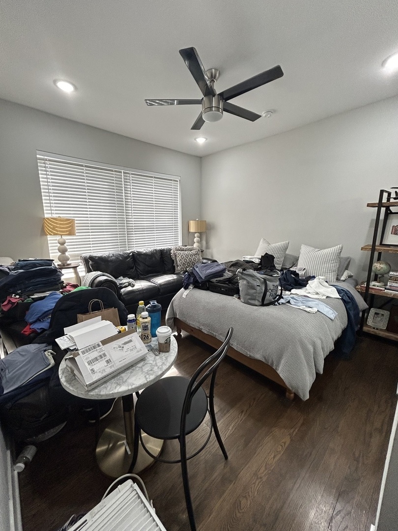 709 West Barry Avenue, Unit S2 Chicago, IL 60657 - Photo 3 of 11